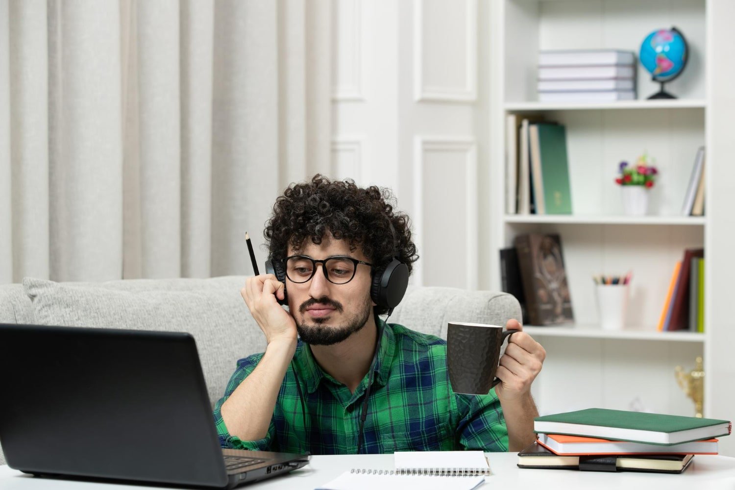 Mastering Daily Habits for Productivity in a Distracted World